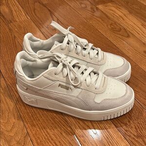 White Puma Sneakers 7.5